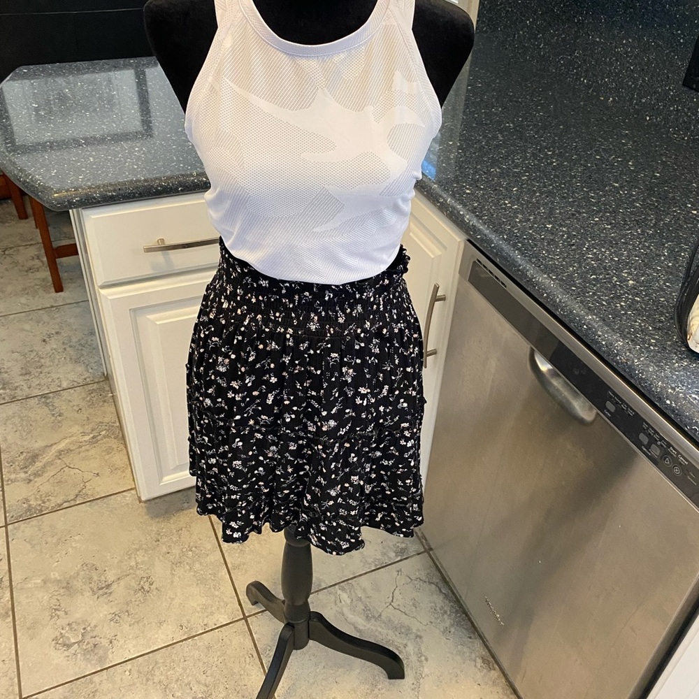Women’s Black Floral Smocked Waist Skirt